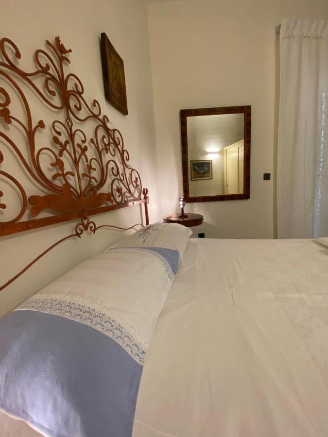 Palazzo Vecchio Cocumola Bed & Breakfast Exterior photo